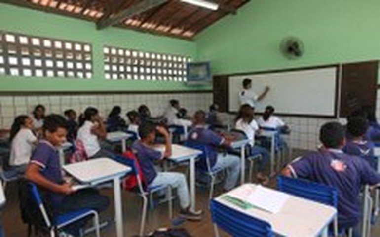 Professores terão reajuste e vencimento será de R$ 1.917,78