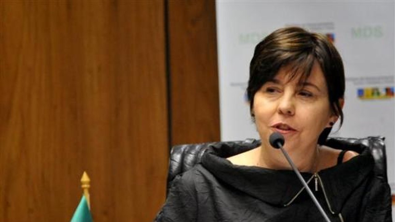 Ministra participa de ato público sobre a universalização do acesso à água