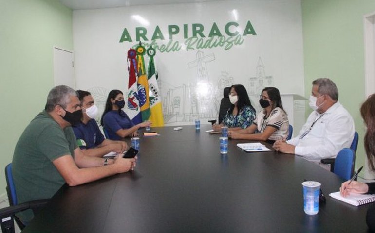Prefeitura alinha estratégia para evitar aglomeração no Bosque das Arapiracas