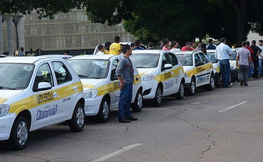 Nova lei fixa idade máxima para veículos usados em autoescolas