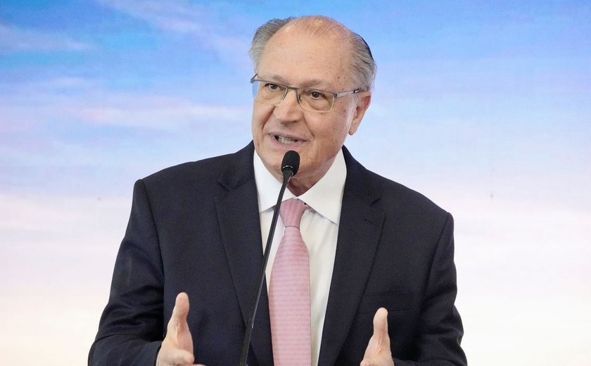 Safra recorde deve reduzir preço dos alimentos, diz Alckmin