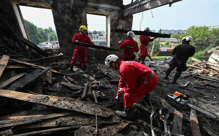 Rússia ataca a região ucraniana de Odessa e a capital Kiev com drones