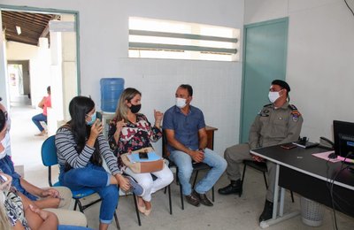 Reunião discute regularização dos abatedouros de frango em Coruripe