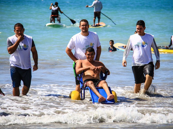 Praia Acessível promove inclusão e atende 1.400 pessoas em 2015