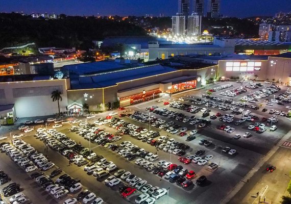 Maceió Shopping amplia horário para compras