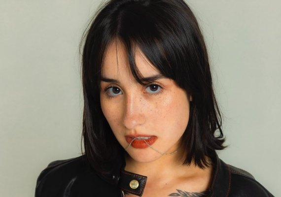 Influenciadora conhecida como 'Filha do Beiçola' salva Marcos Oliveira de despejo