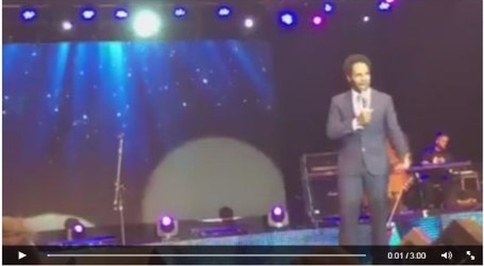 Thalles em evento - Reprodução: Youtube