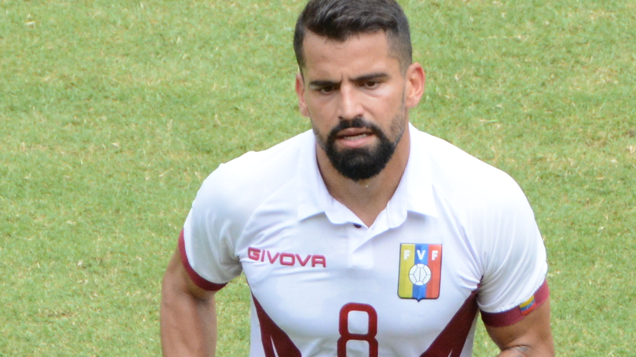 Tomás Rincón volta ao Santos lesionado e desfalca time contra o Botafogo no Brasileirão