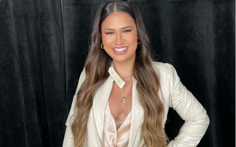Em fase solo, Simone promete EP para outubro