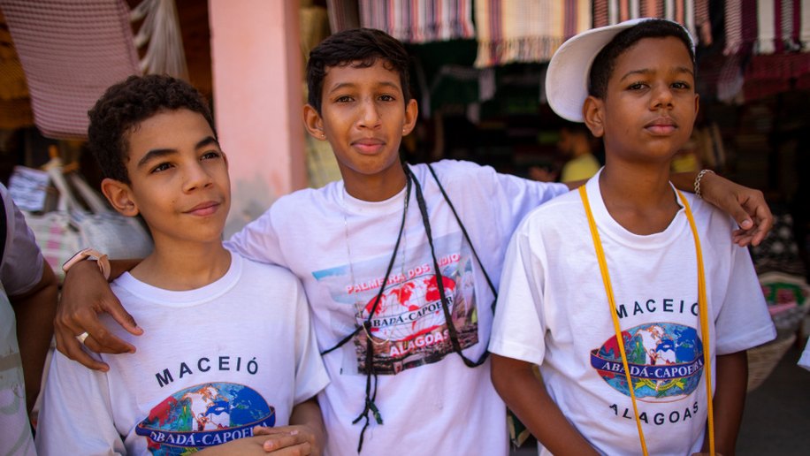 Mercado do Artesanato recebe projeto social Abadá Capoeira