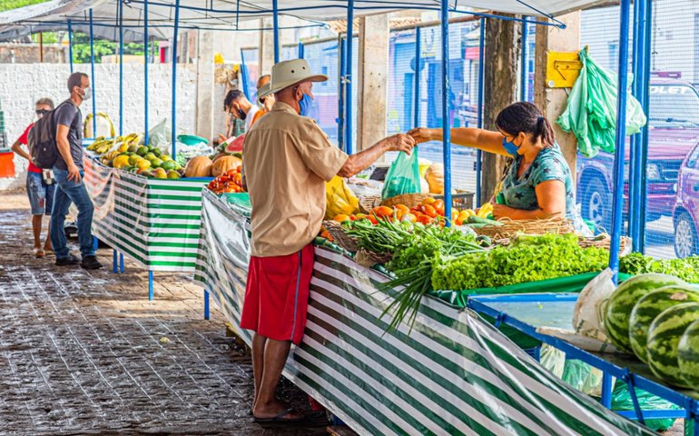 Pesquisadores debatem importância das feiras livres para identidade urbana no Agreste