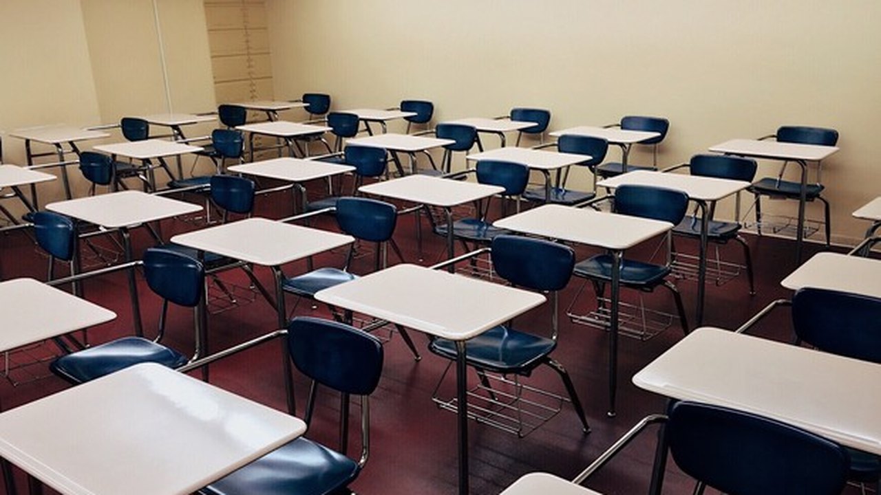 Procon e escolas fecham acordo por descontos