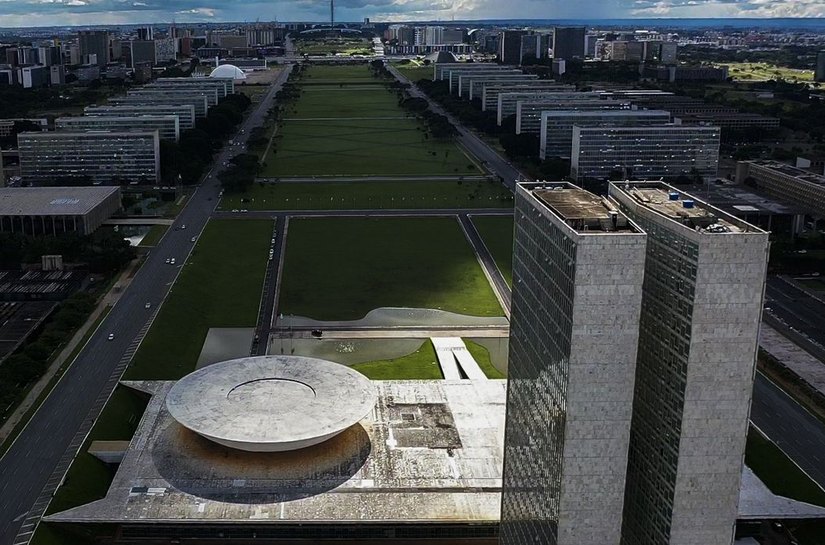 Congresso aumenta punição a crimes sexuais online contra crianças