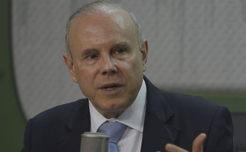 Mantega: Conselho da Petrobras agiu corretamente na compra de refinaria