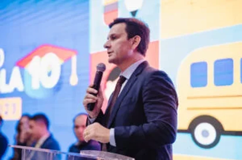 Presidente Marcelo Beltrão participa do Prêmio Escola 10 e destaca papel dos municípios na construção da educação