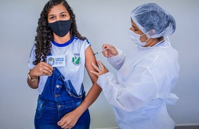  Dose de reforço da vacina contra a Covid-19 é liberada para adolescentes de 12 a 17 anos de Arapiraca