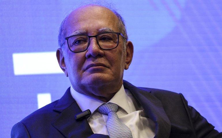 Gilmar Mendes nega blindagem do STF e afirma que Lei do Impeachment está defasada