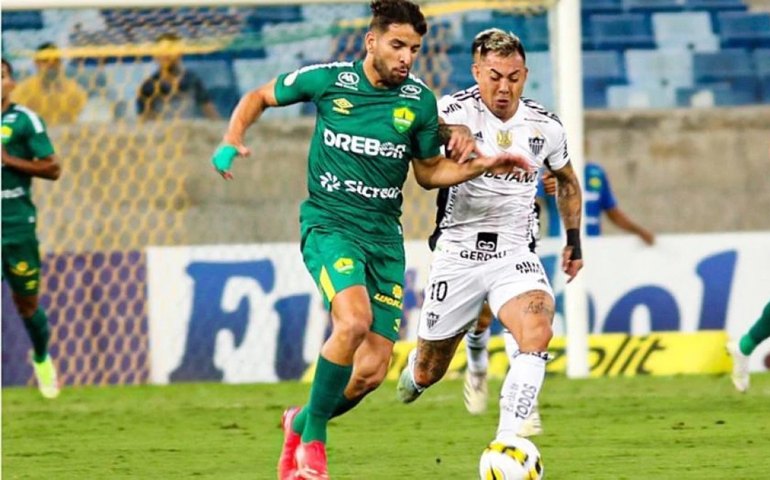 Cuiabá e Atlético-MG marcam nos acréscimos e empatam na Arena Pantanal