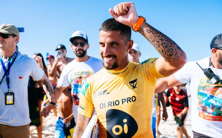 Filipinho, Ítalo e mais brasileiros avançam em Saquarema; Medina vai à repescagem