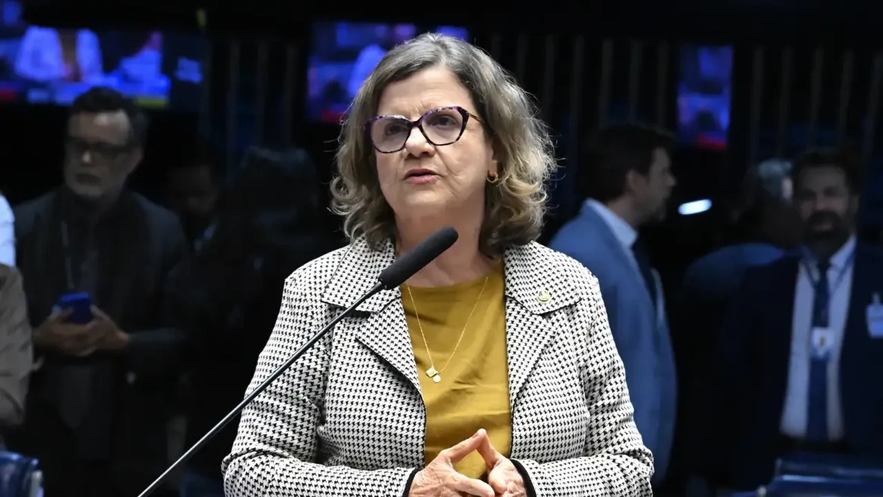 Lula anuncia Teresa Leitão como nova líder do governo no Senado