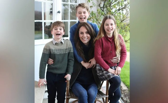 Kate Middleton pede desculpas por edição em foto polêmica com filhos