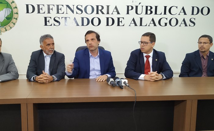 Reunião na sede da Defensoria Pública do Estado de Alagoas