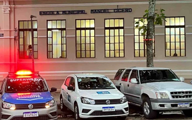 Aluno é contido ao tentar agredir a facadas colegas em escola no Rio