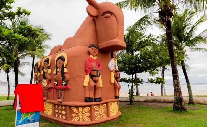 Escultura “O Boi” é reinaugurada em Jaraguá após ato de vandalismo