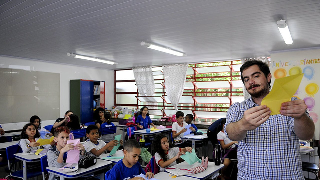 Lei inclui educação política e cidadania no currículo da educação básica