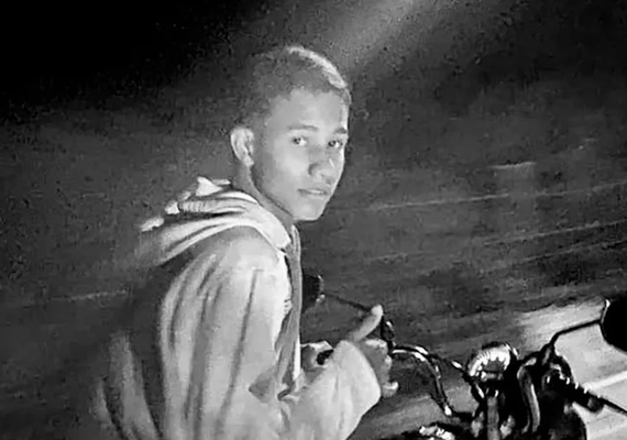 Jovem desabilitado que conduzia moto morre ao colidir com carro em Lagoa da Canoa