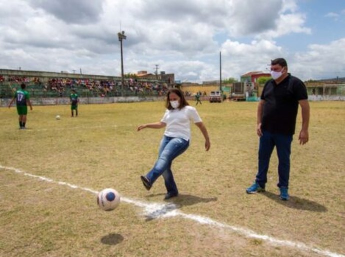 Prefeita Christiane Bulhões abre o Campeonato Municipal de Futebol de Campo