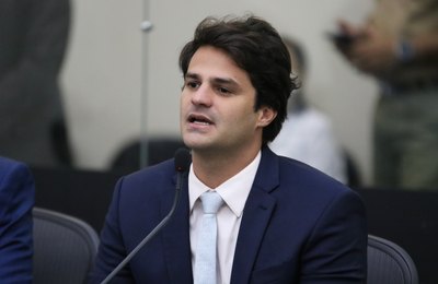 Breno Albuquerque parabeniza Santana do Mundaú pelos 64 anos de emancipação política