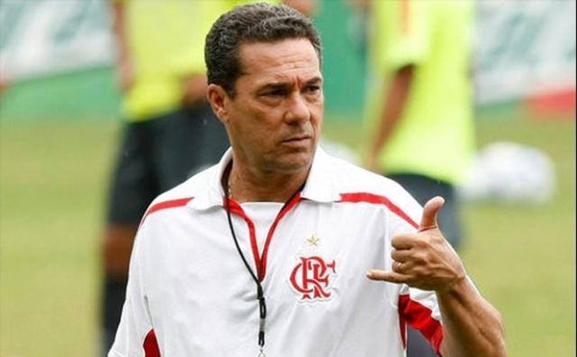 Após reunião com a diretoria, Vanderlei Luxemburgo é demitido do Flamengo