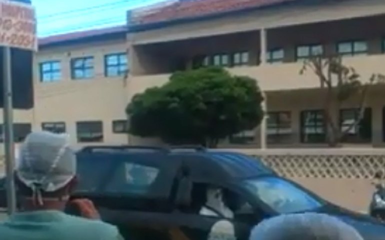 VÍDEO: Dor e comoção marcam sepultamento de médico Gumercindo em Palmeira