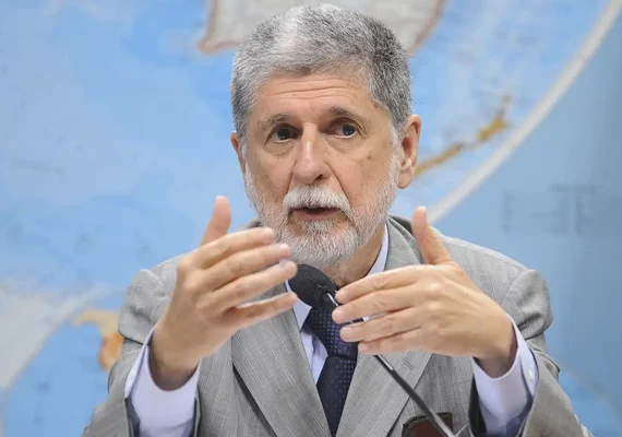 Amorim avalia que Ucrânia terá que ceder a Crimeia e o ingresso na OTAN para acordo com Putin
