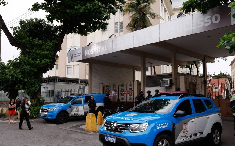 Manifestantes são retirados; direção assume Hospital de Bonsucesso