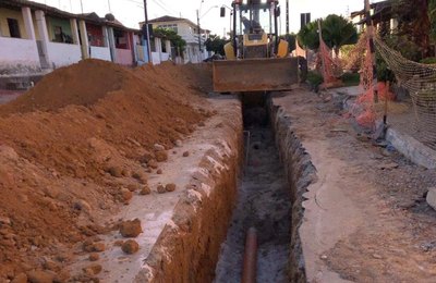 Com medidas de segurança, trabalhadores garantem obras na capital