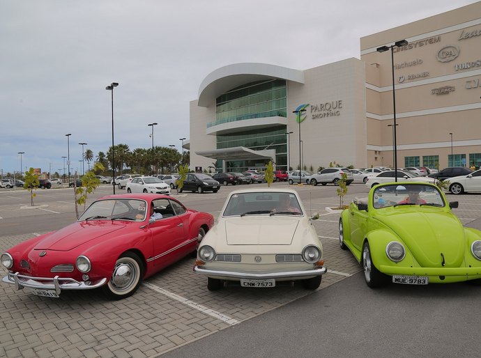 Encontro de Carros Antigos movimenta Parque Shopping nesta quinta (24)