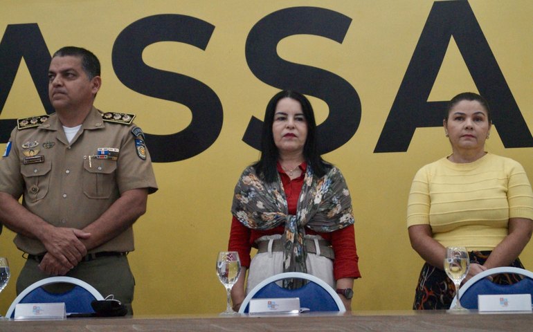 Perita-geral da Polícia Científica é homenageada pela Chefia de Ensino da SSP