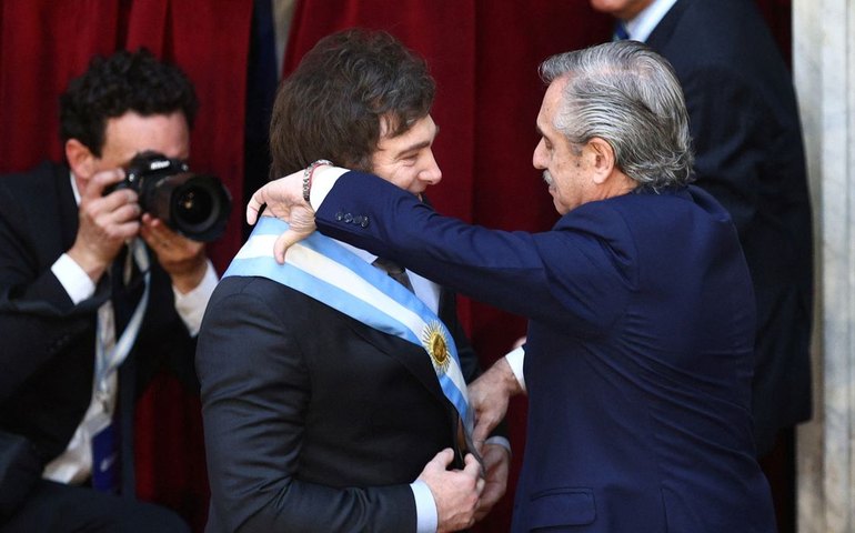 Javier Milei toma posse como novo presidente da Argentina