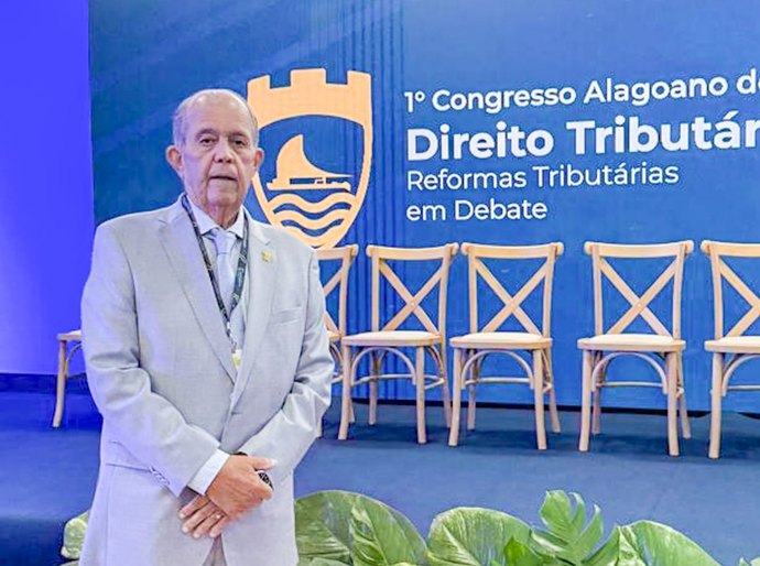 Celyrio Adamastor marca presença na abertura do 1º Congresso Alagoano de Direito Tributário