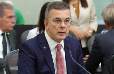Ronaldo Medeiros ressalta investimentos nas universidades estaduais e avanços na educação pública