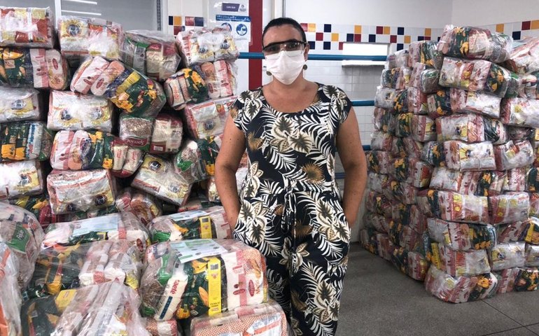 Prefeitura já entregou mais de 26 mil kits de merenda escolar