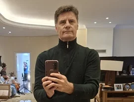 Ator Renato Scarpin desabafa após apresentar peça para plateia de 4 pessoas