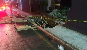 Desabamento de muro e calçada deixa estudantes feridos em Lagarto