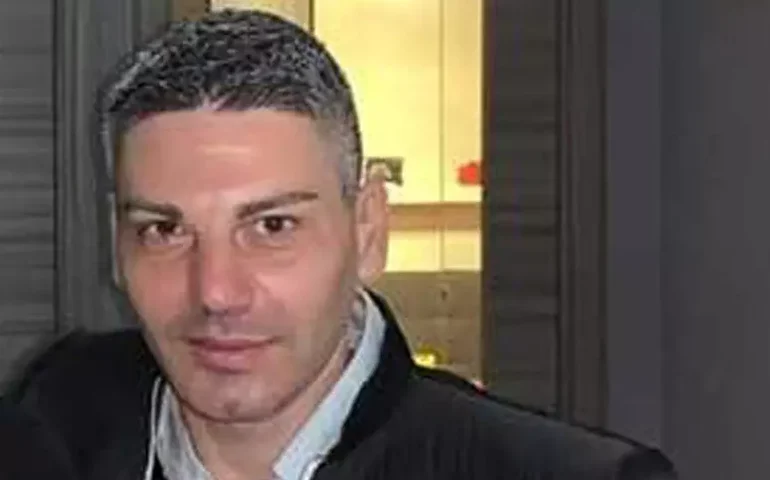 Homem morre engasgado com panetone durante ceia de Natal na Itália