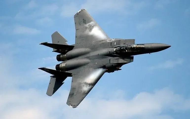 EUA aprovam R$ 109 bilhões em vendas de jatos F-15 para Israel em meio às negociações para cessar-fogo em Gaza e ameaça iraniana