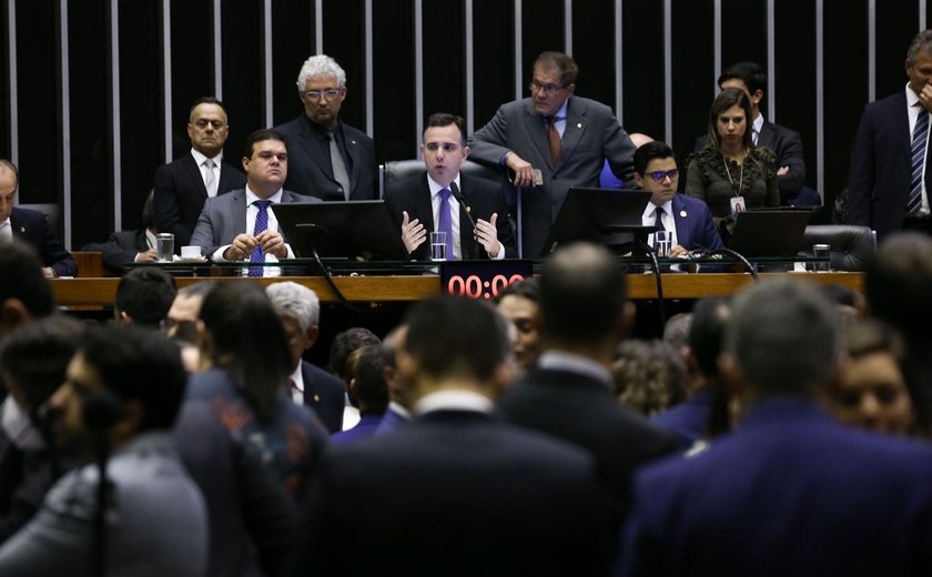 Pacheco faz leitura de requerimento e cria CPI do 8 de janeiro