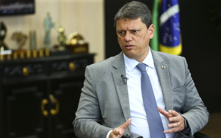 Moraes autoriza visita do governador de São Paulo a Jair Bolsonaro
