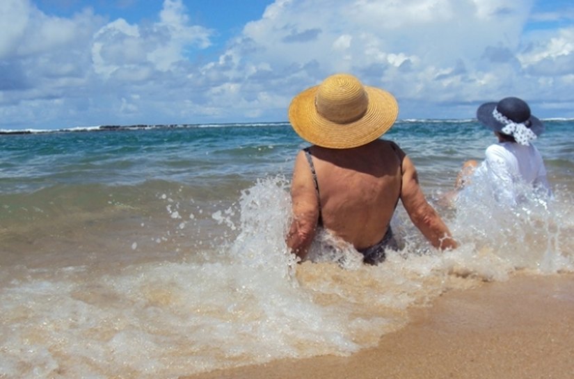 Mulheres devem tomar mais cuidado com a saúde durante o verão